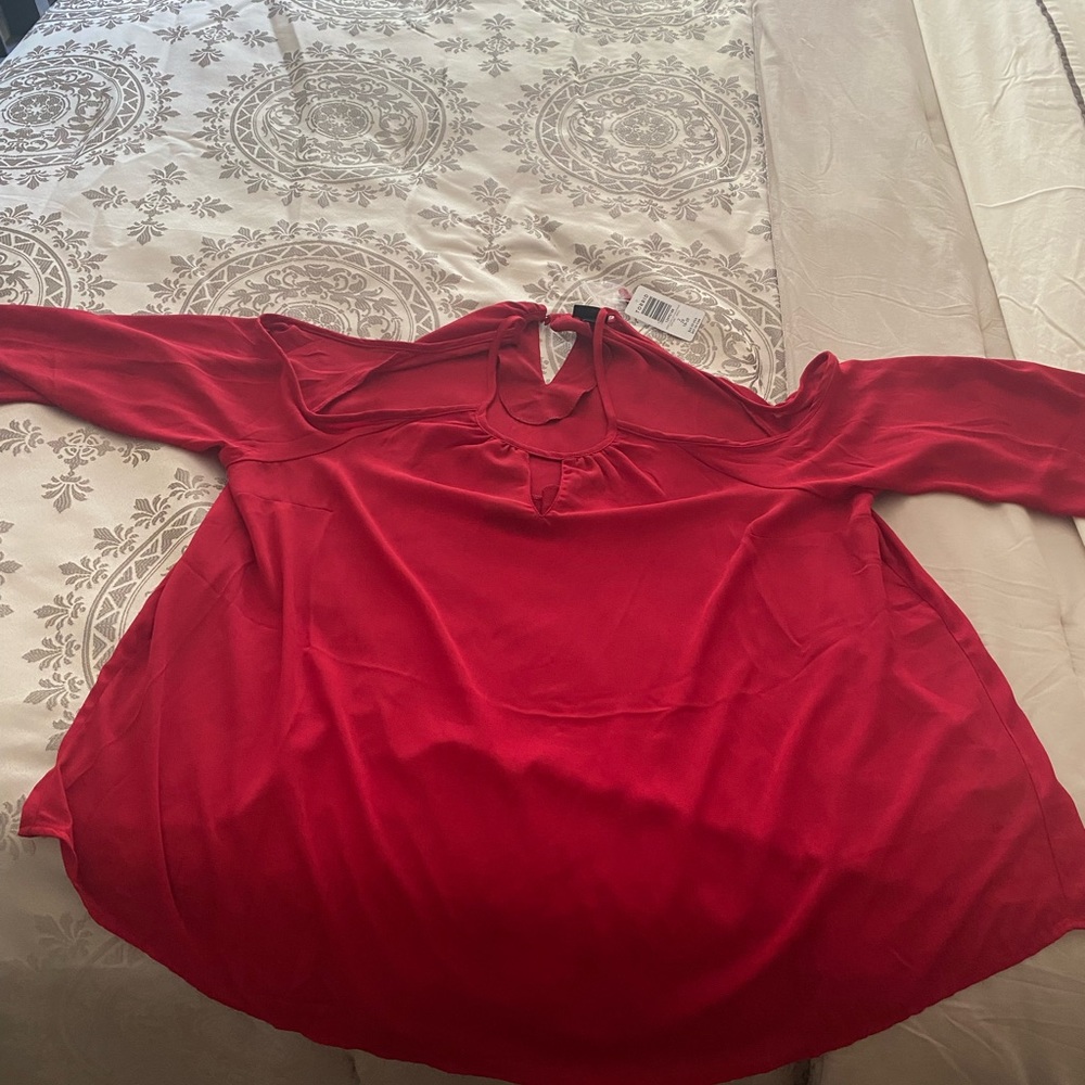 Torrid cold shoulder red top new with tags